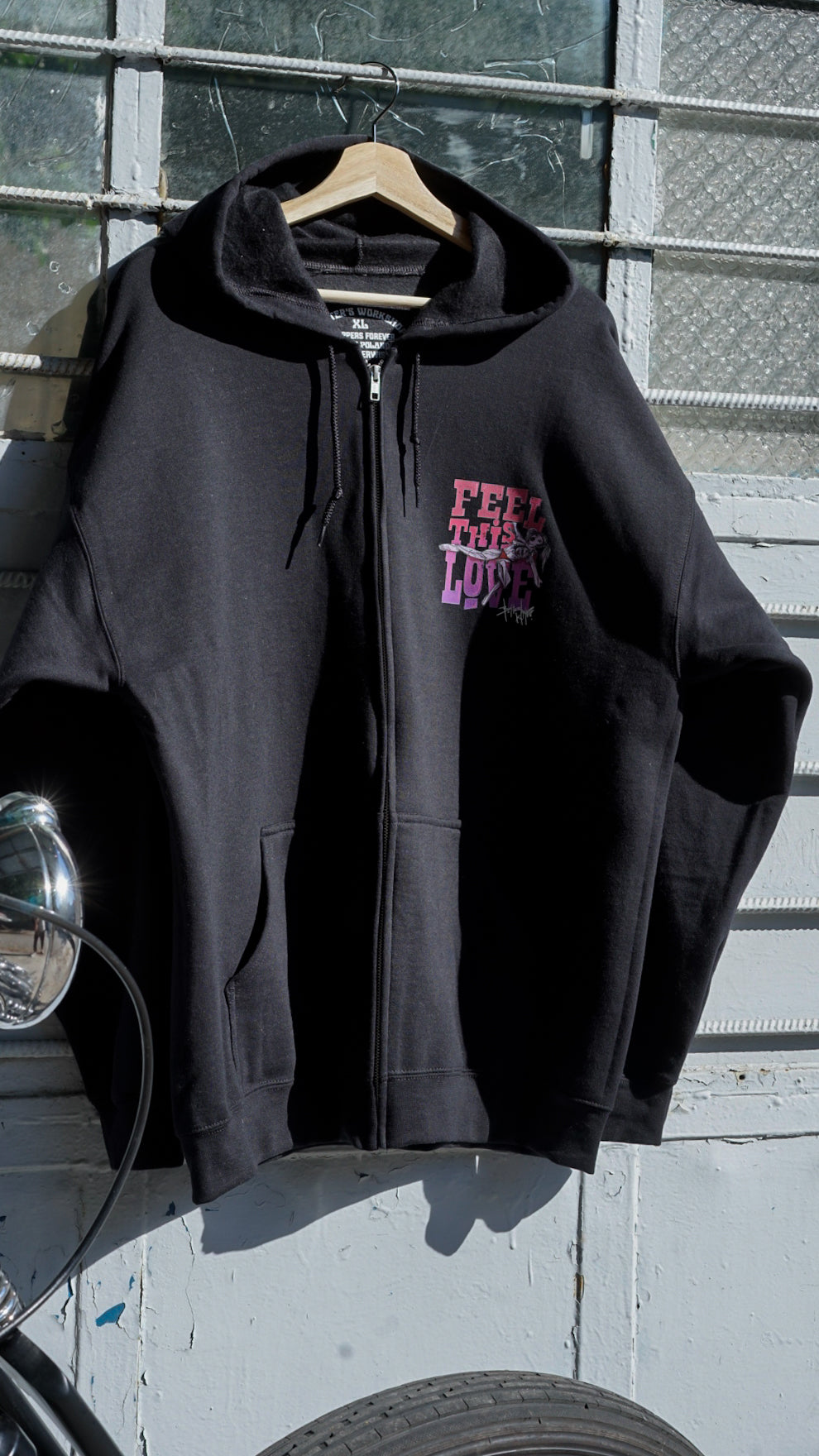 Sudadera con capucha y cremallera Feel the Love